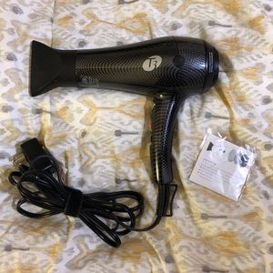 T3 featherweight blow dryer